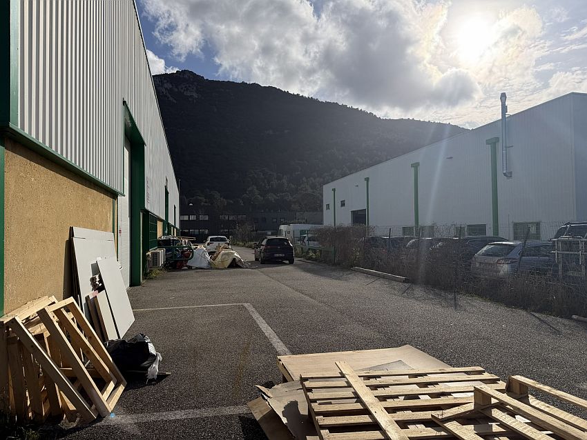 Local d'activités Location 13420 GEMENOS