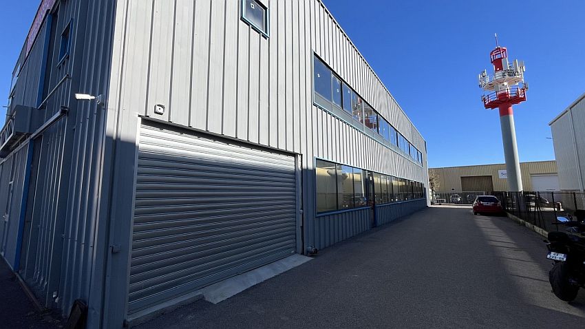 Local d'activités Location 06150 CANNES