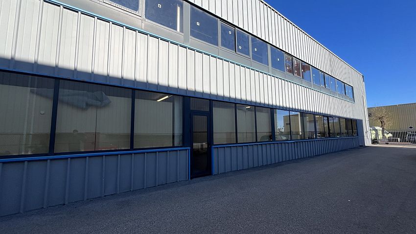 Local d'activités Location 06150 CANNES