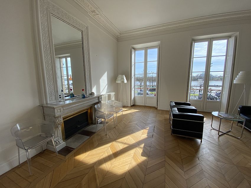 Bureau Location 33000 BORDEAUX 62 QUAI DES CHARTRONS