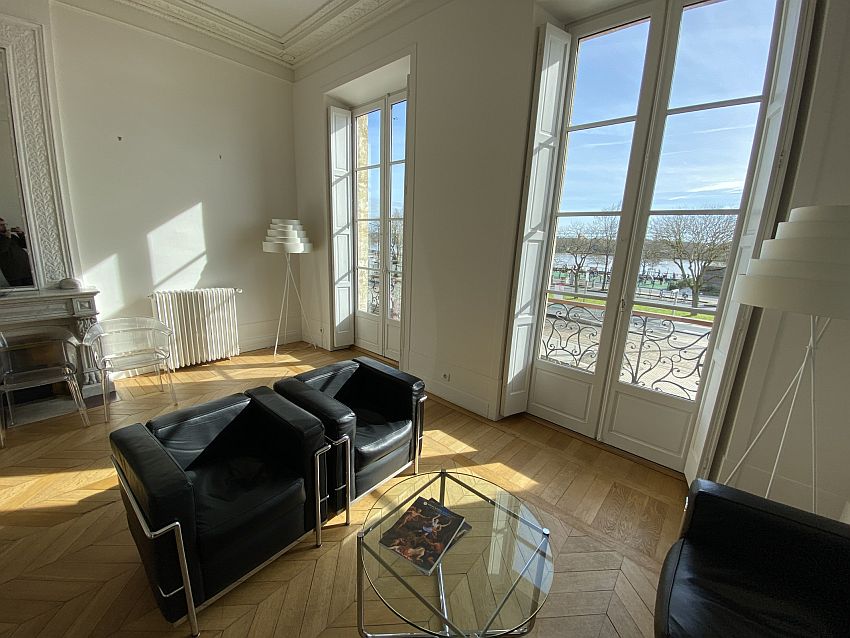 Bureau Location 33000 BORDEAUX 62 QUAI DES CHARTRONS