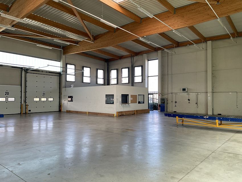 Local d'activités Location 83460 LES ARCS