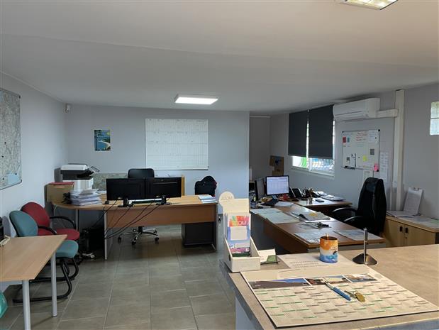 Local d'activités Location 83250 LA LONDE LES MAURES