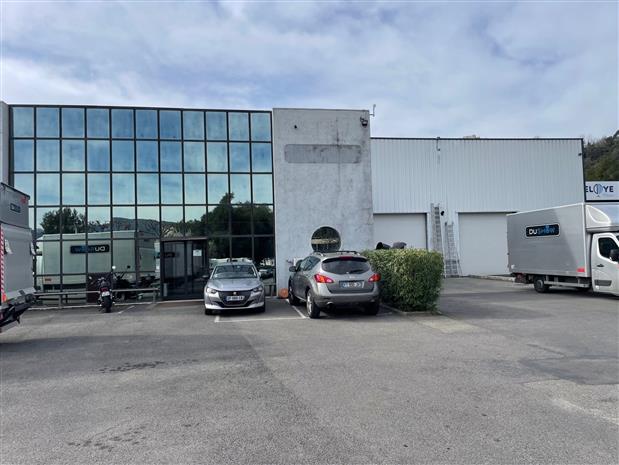 Local d'activités Vente/Location 06640 ST JEANNET