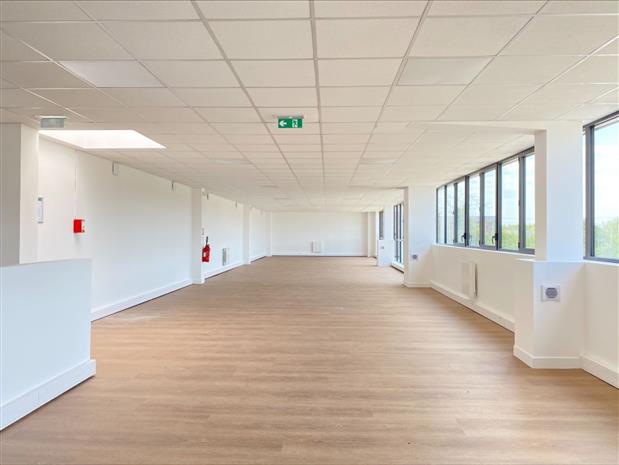 Local d'activités Location 77090 COLLEGIEN