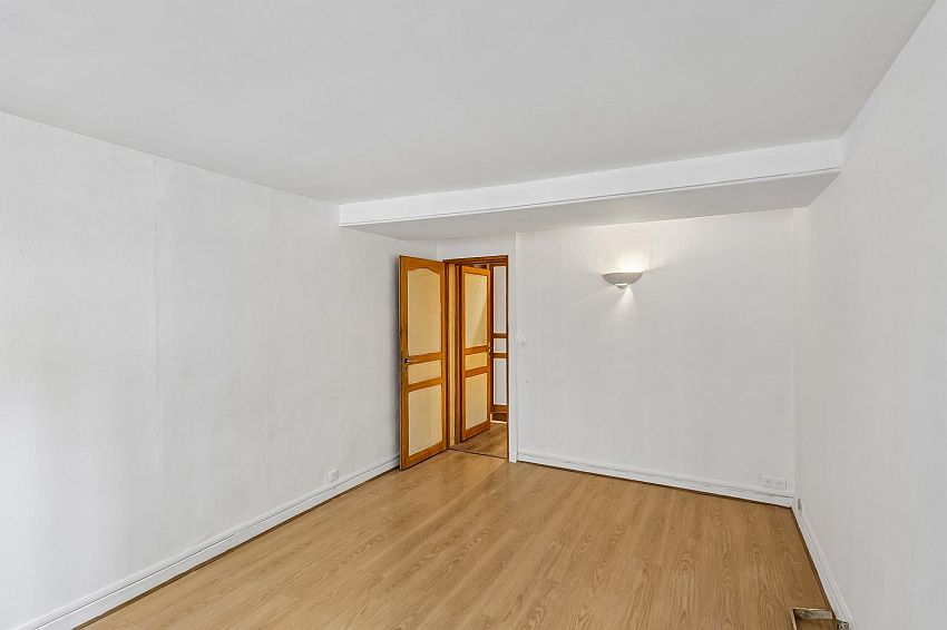 Bureau Location 75007 PARIS 11 RUE PERRONET