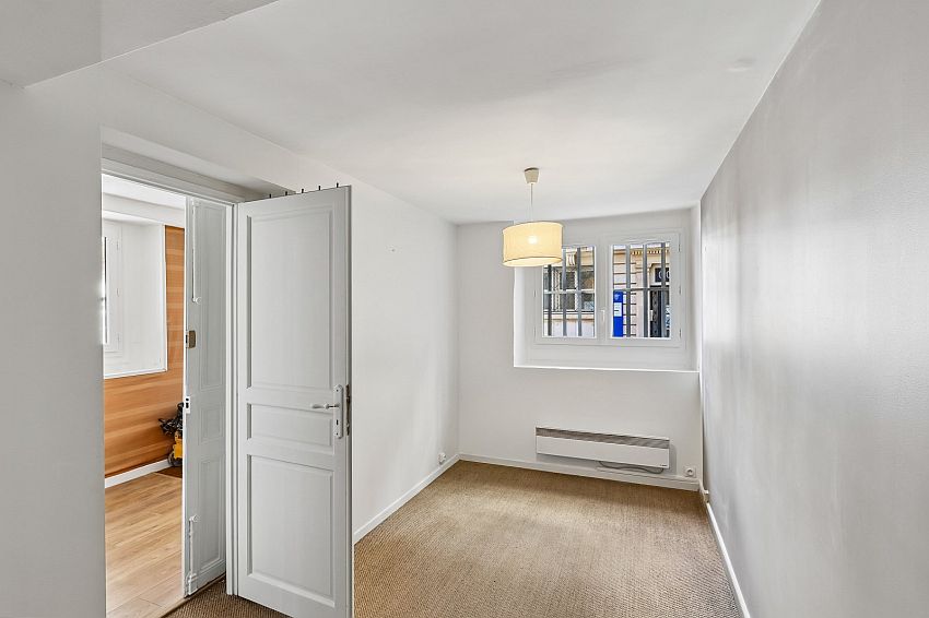 Bureau Location 75007 PARIS 11 RUE PERRONET