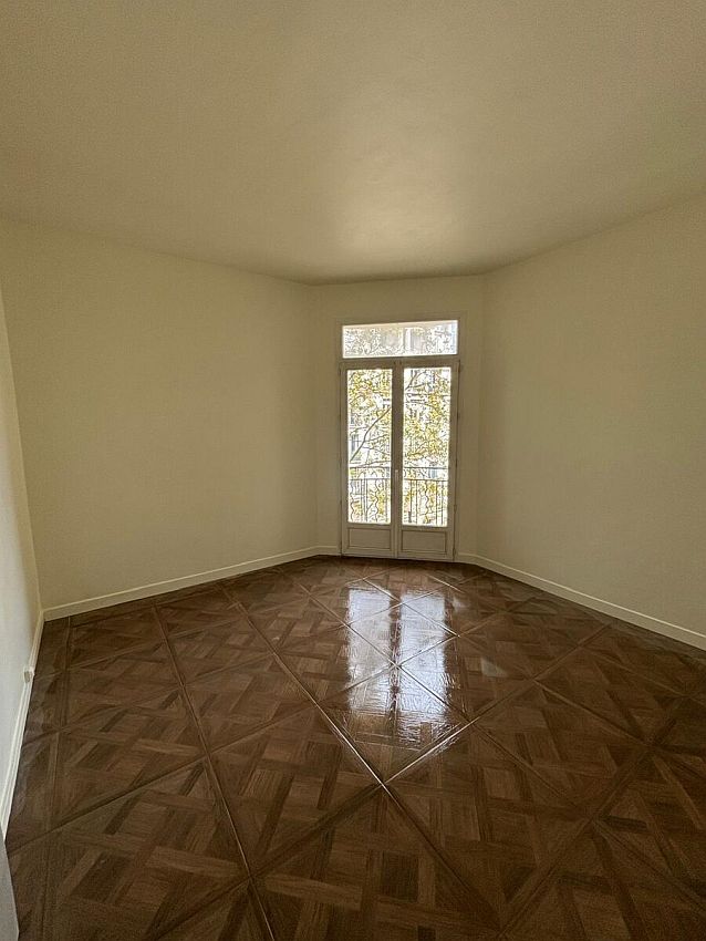 Bureau Location 83000 TOULON