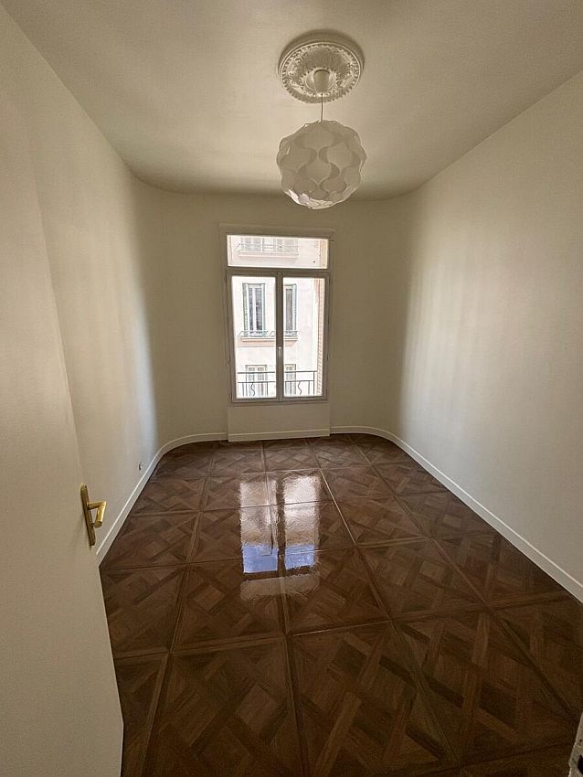 Bureau Location 83000 TOULON