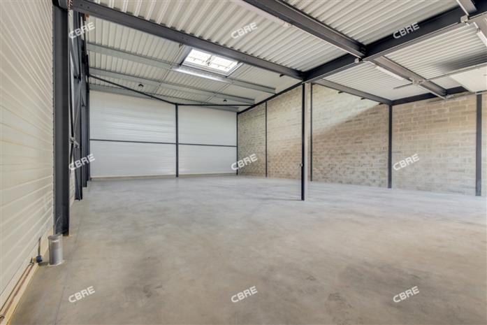 Local d'activités Location 91540 MENNECY