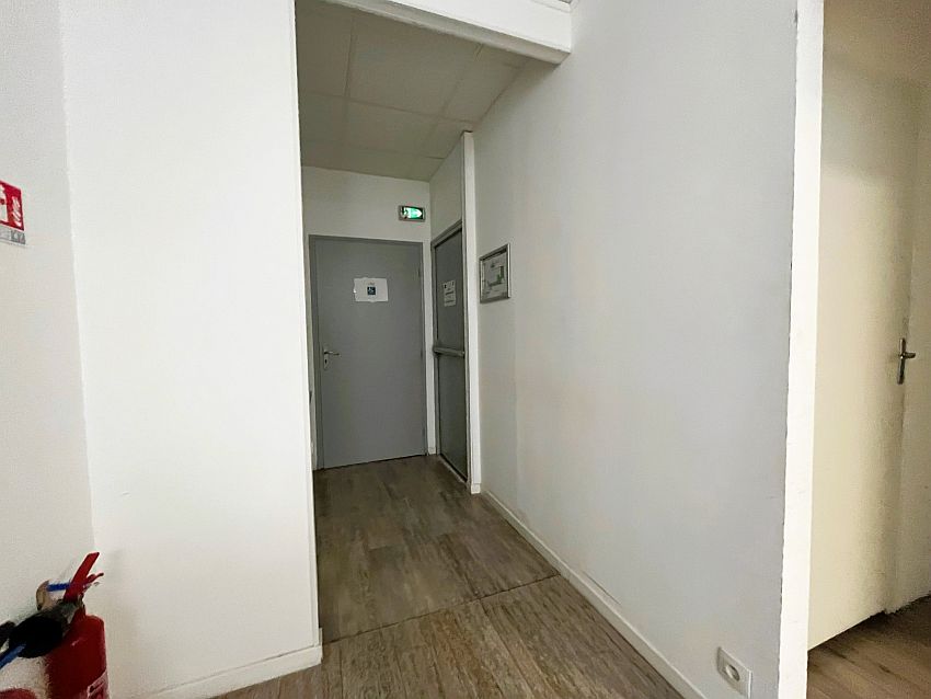 Bureau Location 06270 VILLENEUVE LOUBET