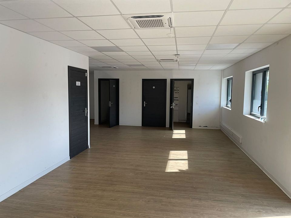 Entrepôt / Local d'activités Location 33440 AMBARES ET LAGRAVE