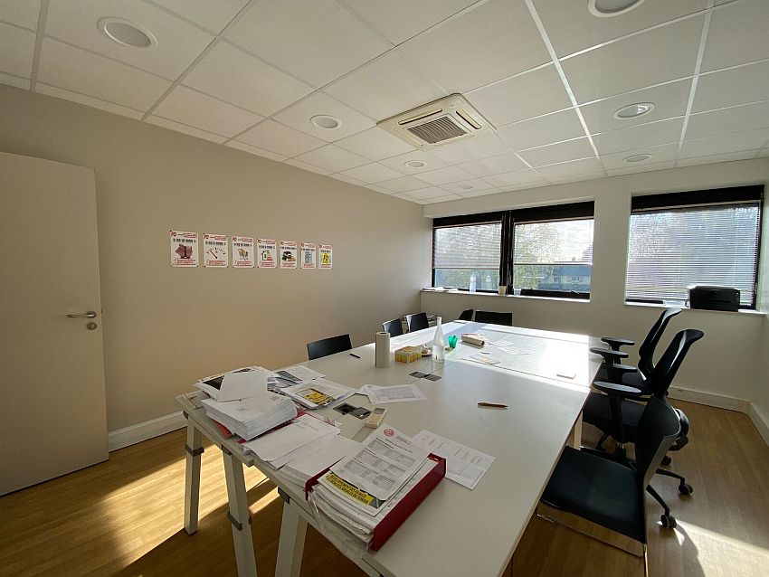 Bureau Location 35760 ST GREGOIRE  AVENUE SAINT VINCENT