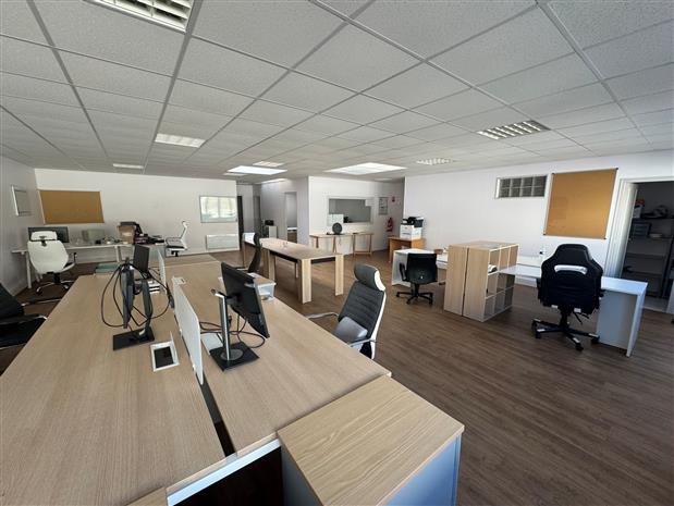 Local d'activités Location 78540 VERNOUILLET