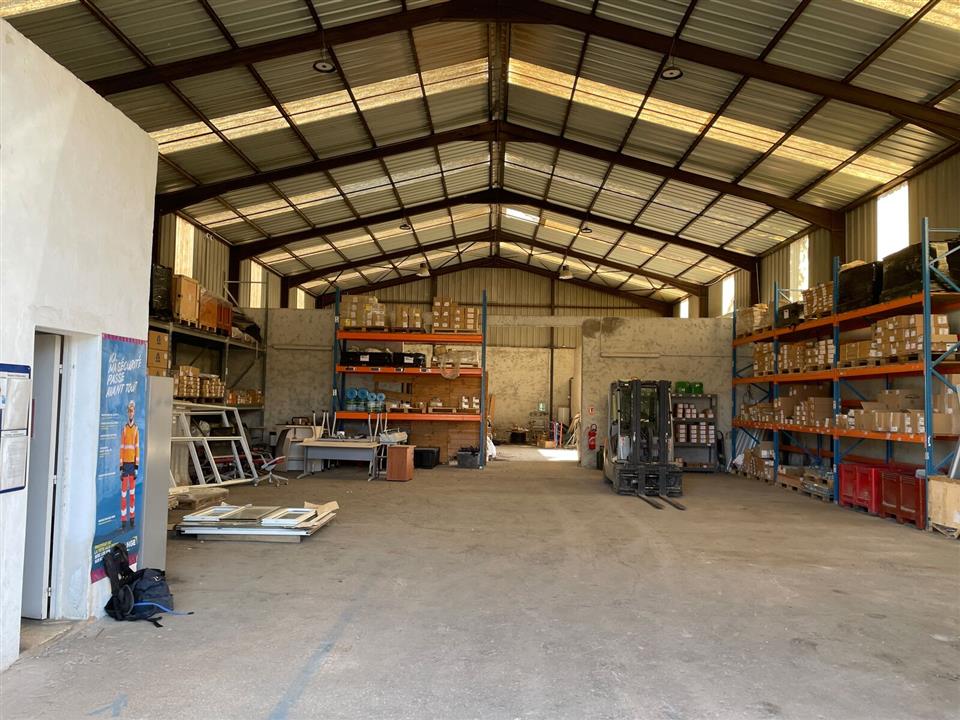 Local d'activités Location 83170 BRIGNOLES