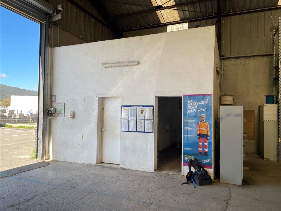 Local d'activités Location 83170 BRIGNOLES