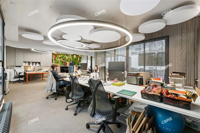 Bureau Location 75018 PARIS