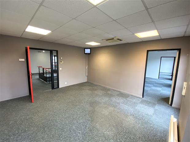 Bureau Location 59290 WASQUEHAL