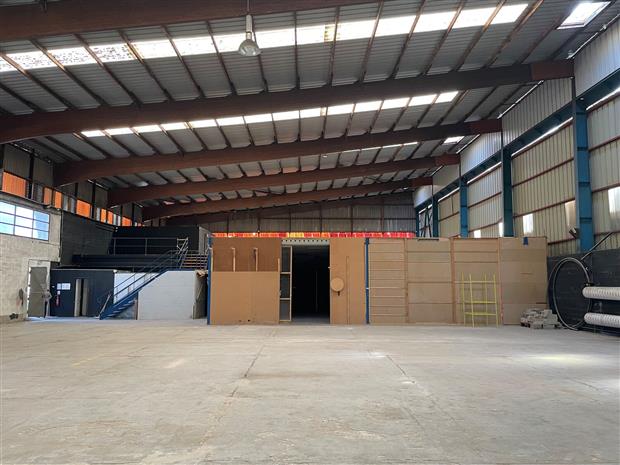 Local d'activités Location 06150 CANNES