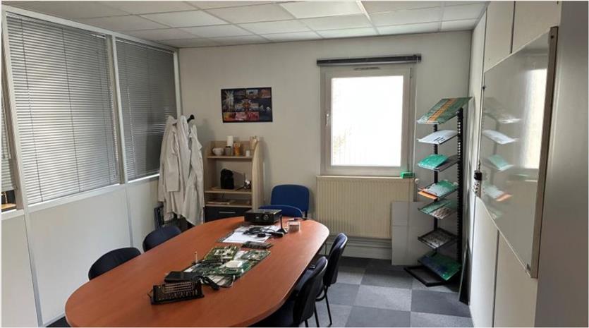 Local d'activités Location 78530 BUC