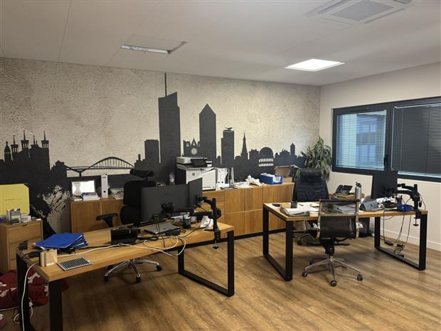 Local d'activités Vente 69890 LA TOUR DE SALVAGNY