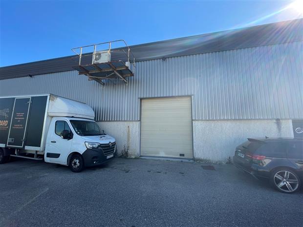 Local d'activités Location 69120 VAULX EN VELIN