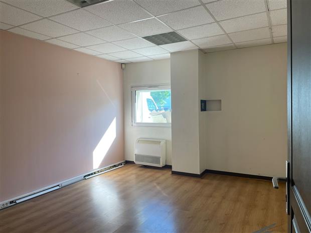 Local d'activités Location 69120 VAULX EN VELIN