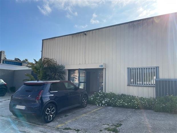 Local d'activités Location 83320 CARQUEIRANNE