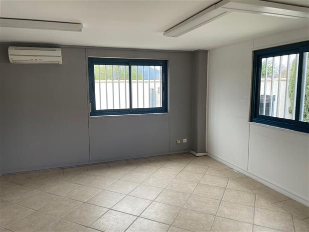 Local d'activités Location 83320 CARQUEIRANNE