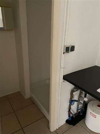 Local d'activités Location 83320 CARQUEIRANNE