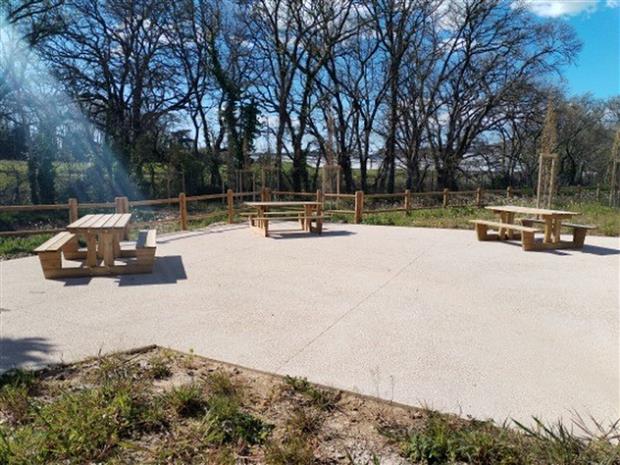 Bureau Location 13790 ROUSSET