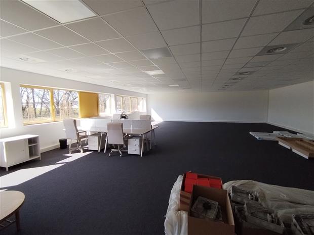 Bureau Location 13790 ROUSSET