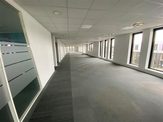 Bureau Location 59810 LESQUIN