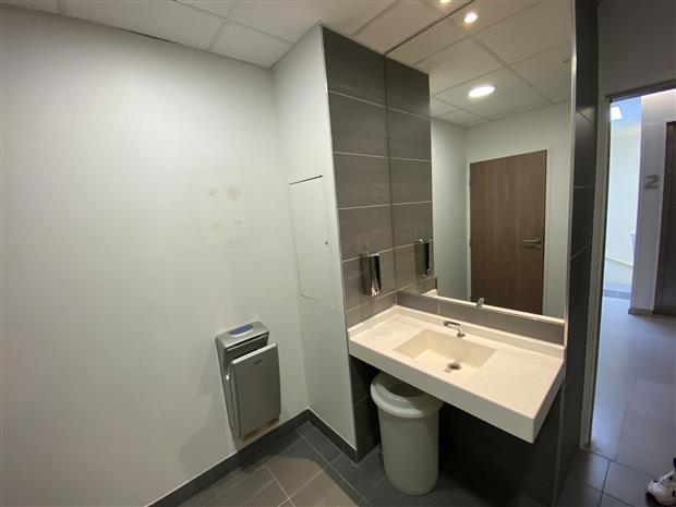 Bureau Location 59810 LESQUIN
