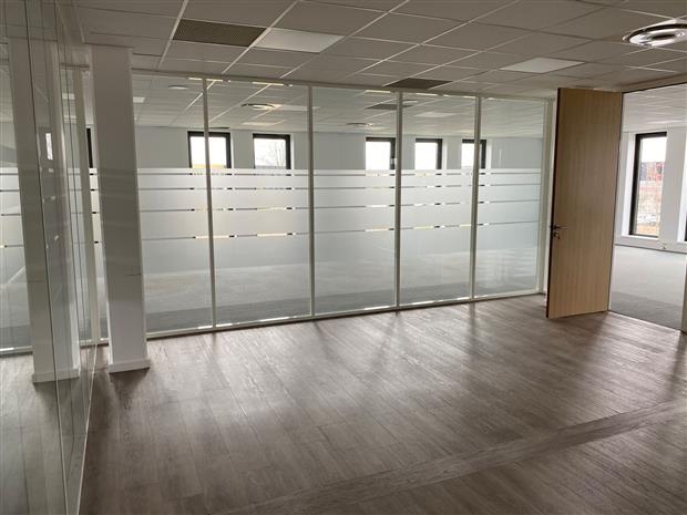 Bureau Location 59810 LESQUIN