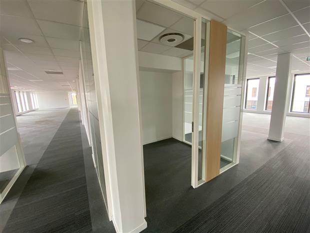 Bureau Location 59810 LESQUIN