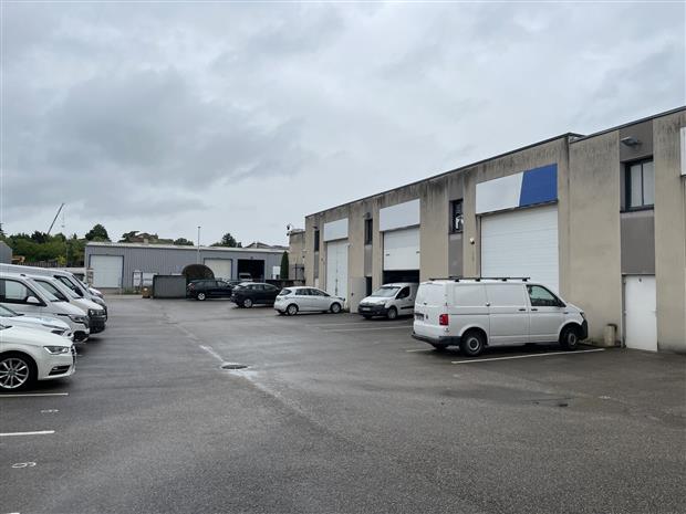 Local d'activités Location 69720 ST LAURENT DE MURE