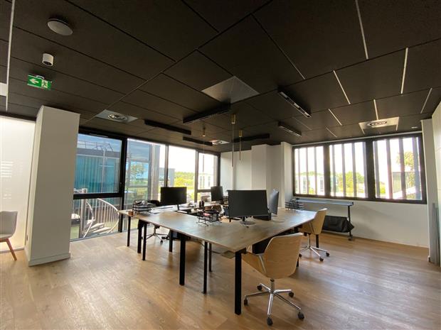 Bureau Location 34130 MAUGUIO