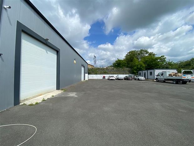 Local d'activités Vente 77130 ST GERMAIN LAVAL
