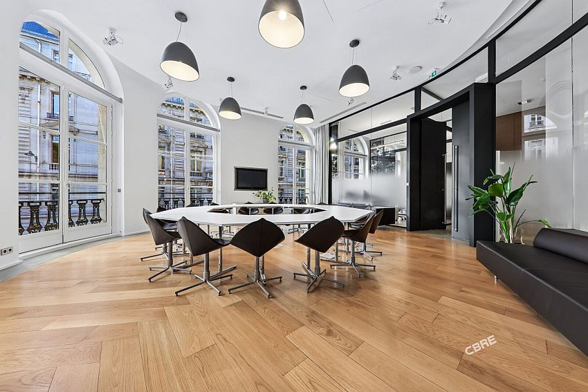 Bureau Location 75008 PARIS 63 AVENUE DES CHAMPS ELYSEES