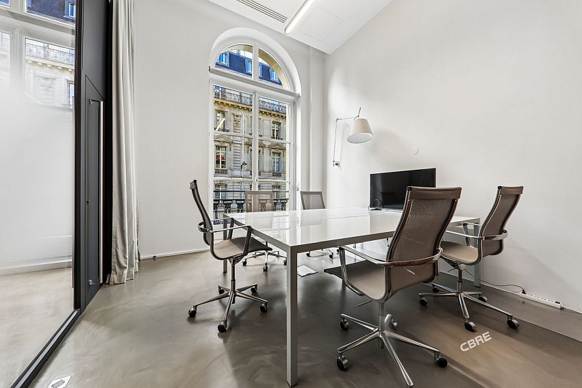 Bureau Location 75008 PARIS 63 AVENUE DES CHAMPS ELYSEES