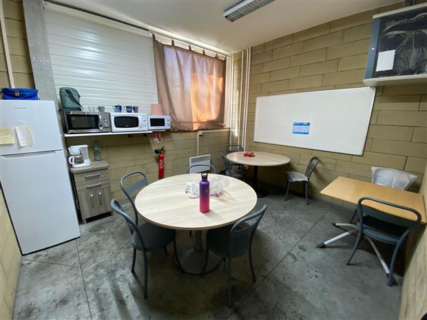Entrepôt / Local d'activités Vente/Location 42160 BONSON