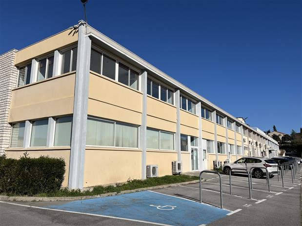 Bureau Location 06410 BIOT