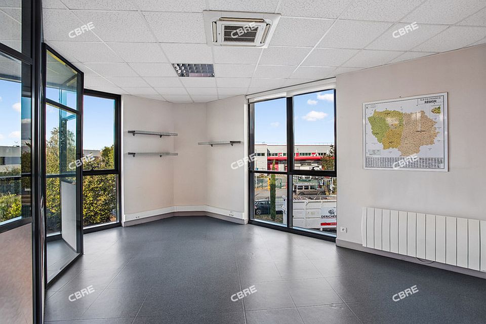 Local d'activités Location 91540 MENNECY