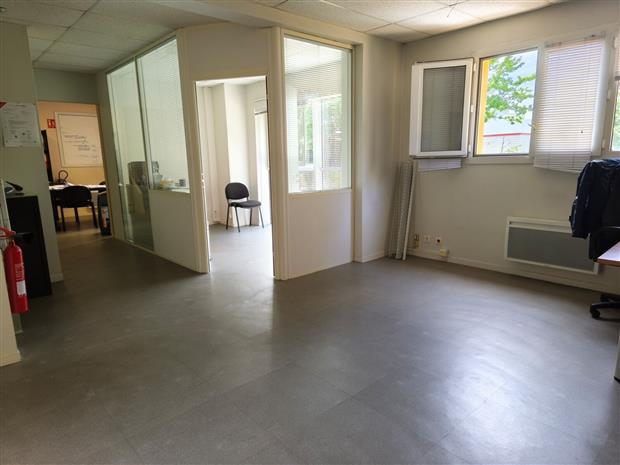 Local d'activités Location 78114 MAGNY LES HAMEAUX