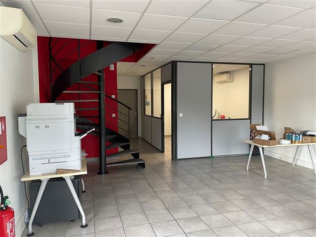 Local d'activités Location 69120 VAULX EN VELIN