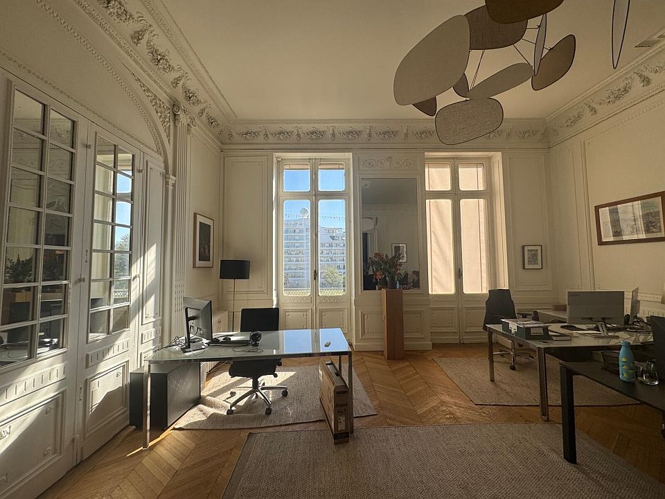 Bureau Location 33000 BORDEAUX 16 QUAI LOUIS XVIII