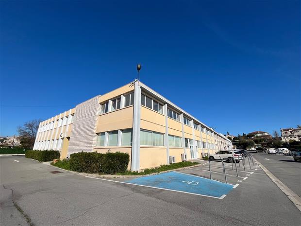 Bureau Location 06410 BIOT