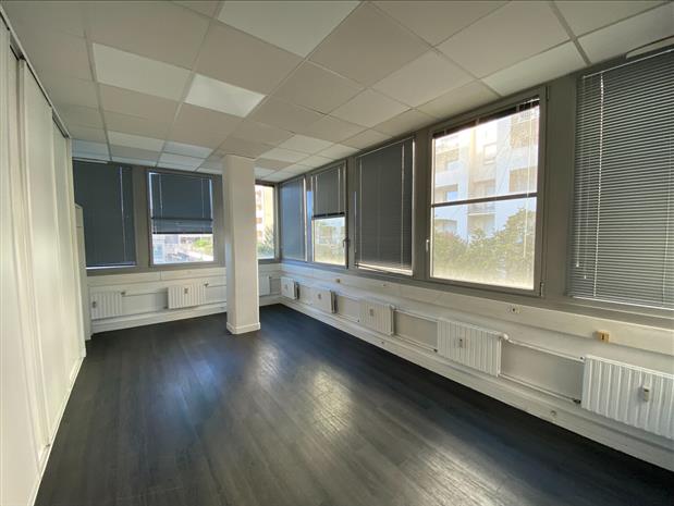 Bureau Location 35000 RENNES 1 PLACE DU MARECHAL JUIN