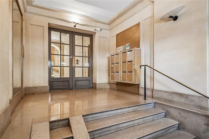 Bureau Location 75008 PARIS 28 RUE DU ROCHER